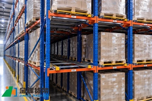 Heavy Duty Selective Pallet Racking vs Push Back Racking: Which One Is Better for Your Warehouse?