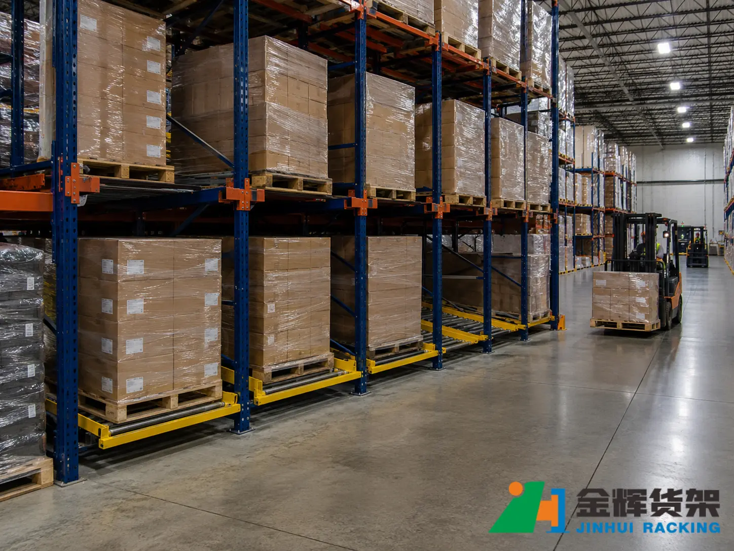 What Pallet Types Are Suitable for Pallet Flow Racking?