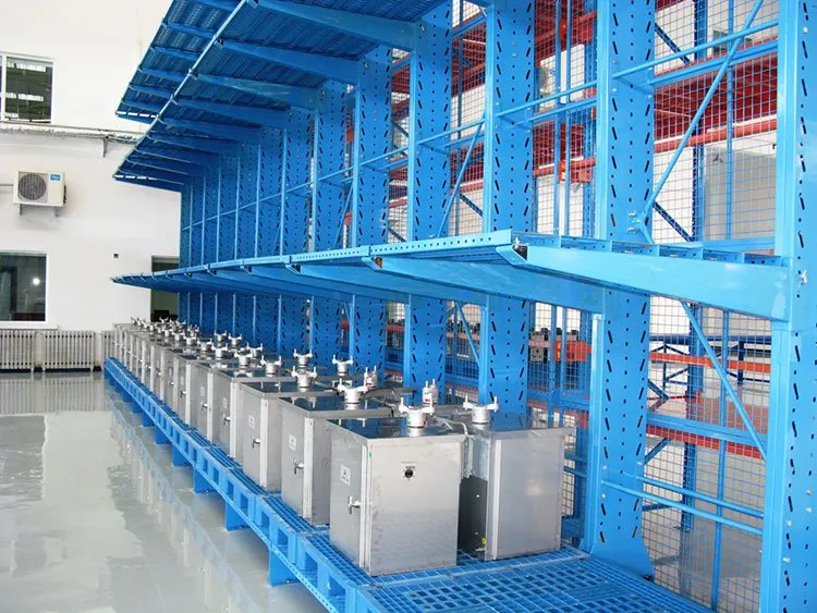 Single-sided cantilever racks